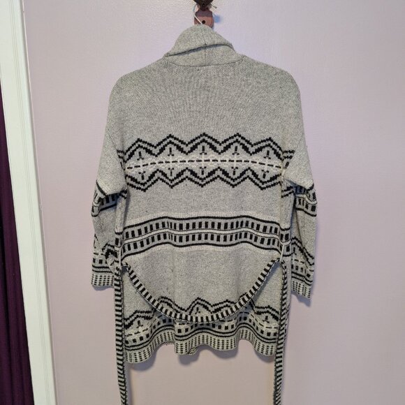 Thick cozy tie cardigan - Picture 2 of 3